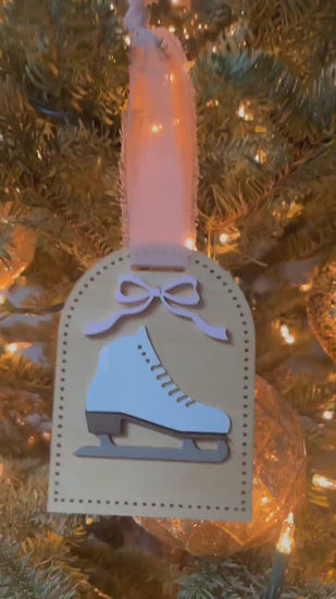 Personalized Wooden Ice Skate Bag Tag For Skater Valentine Gift Wrapping Tag for Skater Christmas Ornament Competitive Figure Skating Coach